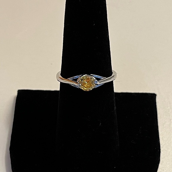 Ring - Picture 1 of 1